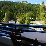 Near Slopes * קראנס-מונטנה